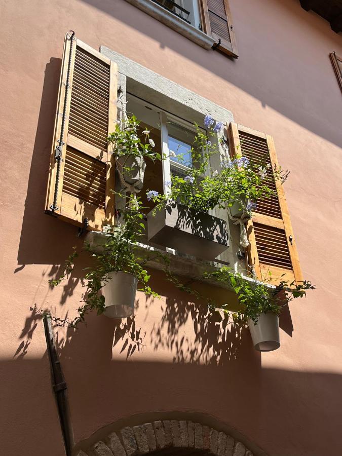 La Piccola Casa Al Lago - Intera Casa Con 3 Camere E 2 Box Salo Exterior photo
